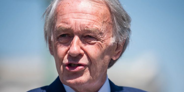 Democrats urge FDA to include civil rights, disability and ethics advocates on digital health committee