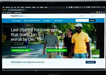 White House touts record-breaking ObamaCare enrollment