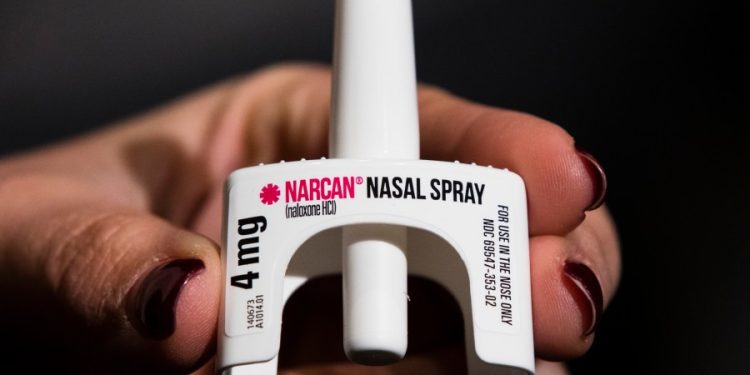 Honolulu mandates that bars, nightclubs, restaurants carry anti-overdose medication