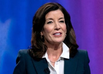 Hochul proposes new plan offering paid family leave during pregnancy 