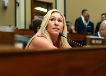 ‘Zynsurrection’: GOP rallies behind Zyn nicotine pouches after Schumer call for action