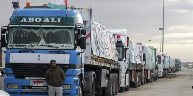 UN agency halting food deliveries to northern Gaza, citing increasing chaos