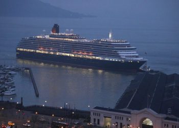 CDC investigating outbreak on luxury cruise ship Queen Victoria