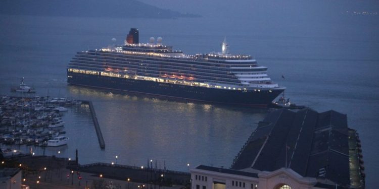 CDC investigating outbreak on luxury cruise ship Queen Victoria