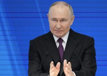 Putin urges Russians to stop drinking, keep making babies