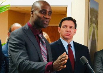 Wasserman Schultz calls for Florida surgeon general removal over measles response