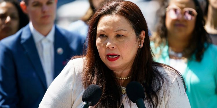 Duckworth: ‘It’s been crickets’ from GOP colleagues on bill to protect IVF