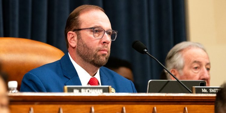 Foreign suppliers add pressure to US pharmaceutical supply shortages: Lawmakers