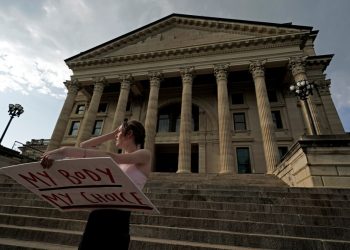 Kansas Republicans advance bill requiring abortion providers to state reason for patient’s procedure