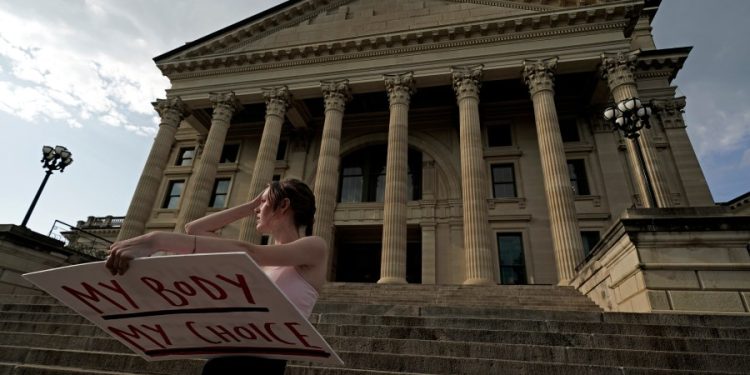 Kansas Republicans advance bill requiring abortion providers to state reason for patient’s procedure