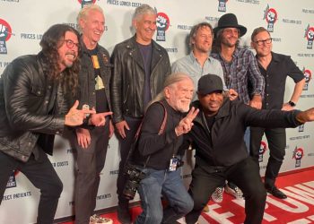 Foo Fighters detour to DC to support health care price transparency