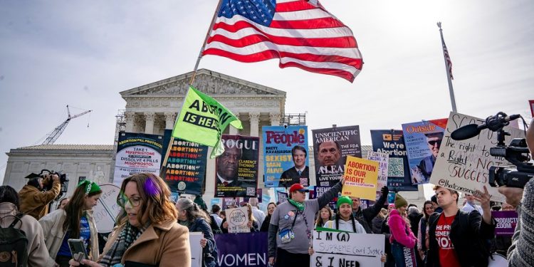 Fears grow over Comstock Act, Justices Thomas, Alito