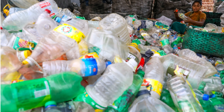 6 million healthcare workers call for stricter limits on global plastics