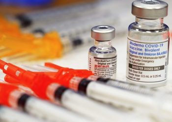 CDC to end free COVID vaccine program for uninsured early