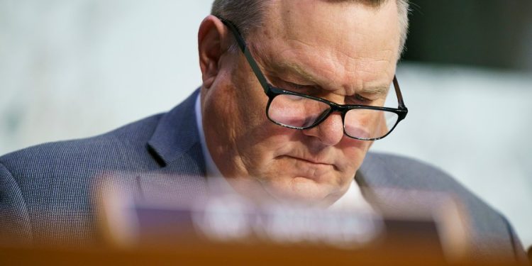 Congress takes aim at White House nursing home staffing quotas