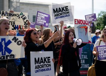 Most women oppose leaving abortion laws to the states, across party lines: poll