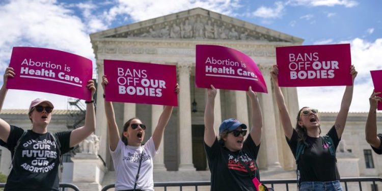 Alaska judge strikes down law saying only doctors can provide abortions