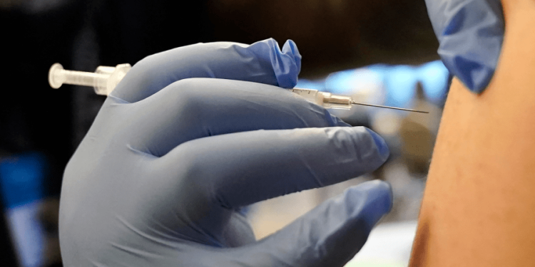 Survey says most Americans plan to get flu shot, but not COVID-19 booster