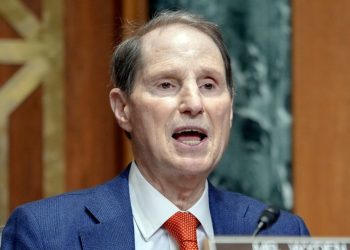 Wyden presses hospitals for answers about delayed or denied emergency abortion care