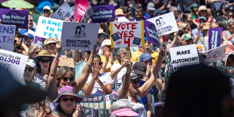 Abortion activists target Latino voters in final push for Florida’s abortion amendment
