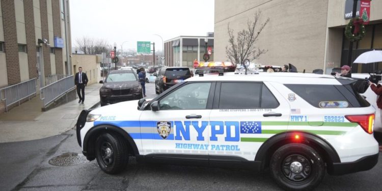 UnitedHealthcare CEO shooting suspect wrote that he acted alone: Report