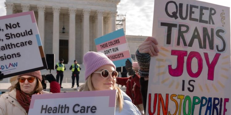 Supreme Court leans toward upholding Tennessee’s restrictions on gender-affirming care