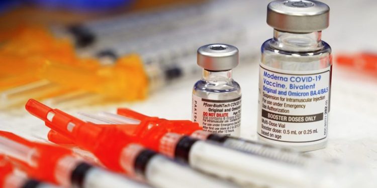 Trump to reinstate military members dismissed over COVID shot refusal