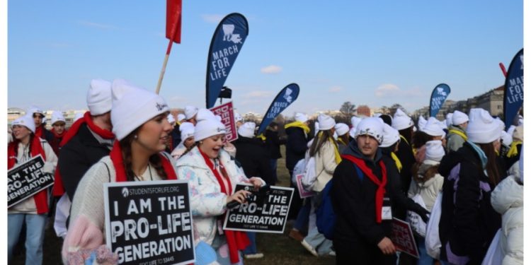 Trump celebrates pardons of anti-abortion activists at March for Life 