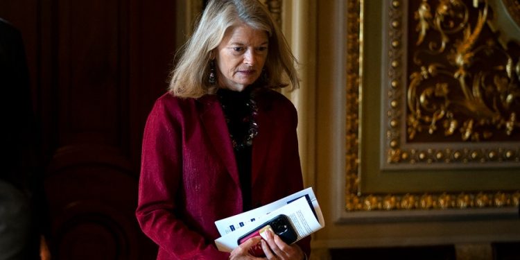 Murkowski says she supports extending ObamaCare premium subsidies