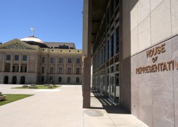 Arizona advances bill to keep AI from rejecting medical claims