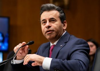 Senate confirms Marty Makary to lead FDA