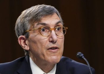 Ousted FDA vaccine chief makes plea to families to vaccinate children