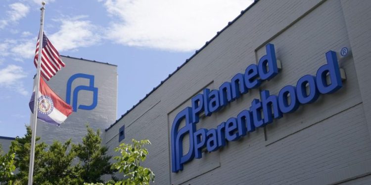 Trump administration cutting some funds to Planned Parenthood