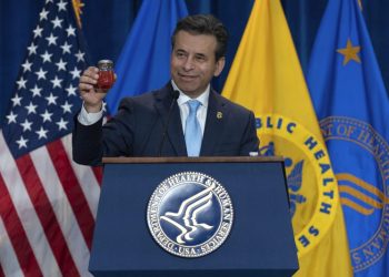 FDA chief says no current plans to restrict mifepristone access