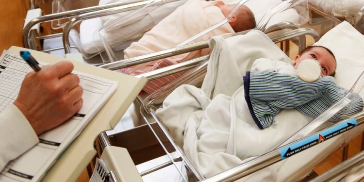 Would $5K ‘baby bonus’ be enough to boost US birth rate?