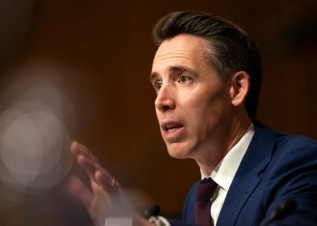 Bipartisan senators offer new bill aimed at lowering drug prices