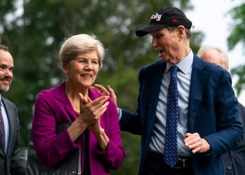 Warren, Wyden warn Trump policies could ‘decimate retirees’ savings’