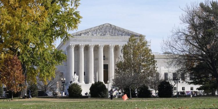 1 in 3 Americans lack confidence in Supreme Court, primarily Democrats: Poll