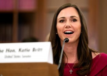 GOP senators urge White House to release delayed NIH funding