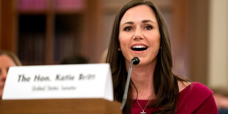 GOP senators urge White House to release delayed NIH funding