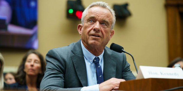 HHS revives long-dormant childhood vaccine safety task force