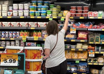 Fewer Americans than ever confident in food safety regulations: Gallup