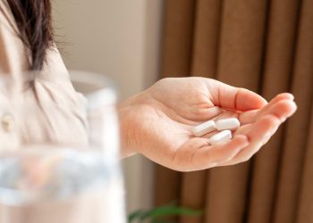 FDA eyes warning label for antidepressants during pregnancy