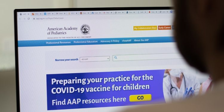 Doctors take on RFK Jr. on back-to-school COVID vaccines 