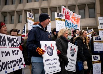 HHS goes to war against employee unions