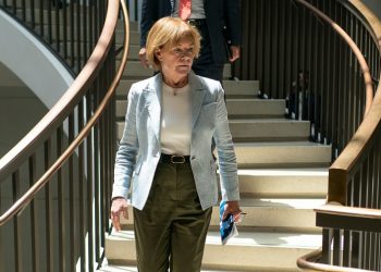 Minnesota senator tells RFK Jr. ‘stop peddling bulls—‘ on mass shootings