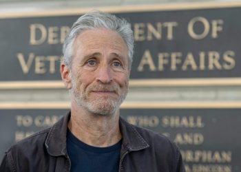 Jon Stewart mocks Trump over acetaminophen pronunciation