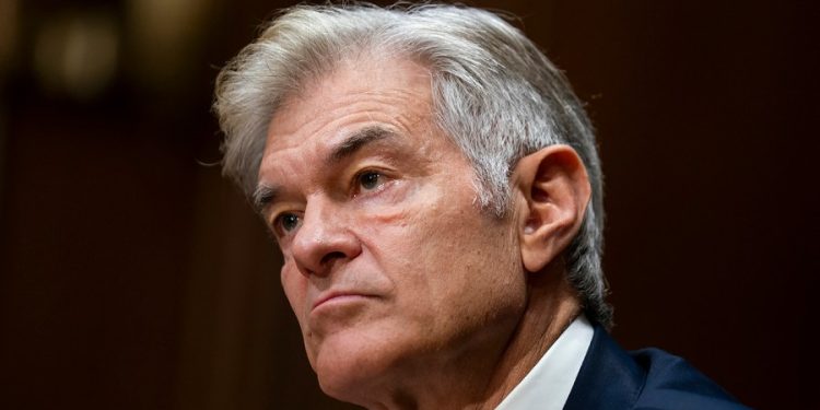 Oz backs Florida dropping school vaccine mandates