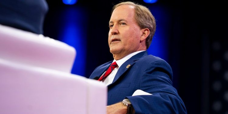 Texas drops lawsuit against doctor accused of violating youth transgender care ban