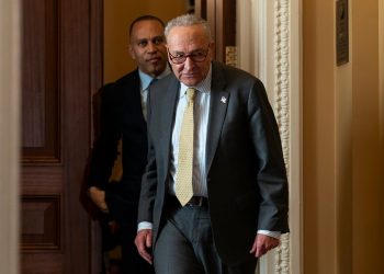 Schumer, Jeffries demand meeting with Trump to avoid government shutdown